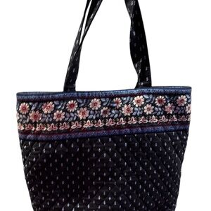 Vera Bradley tote excellent used condition.